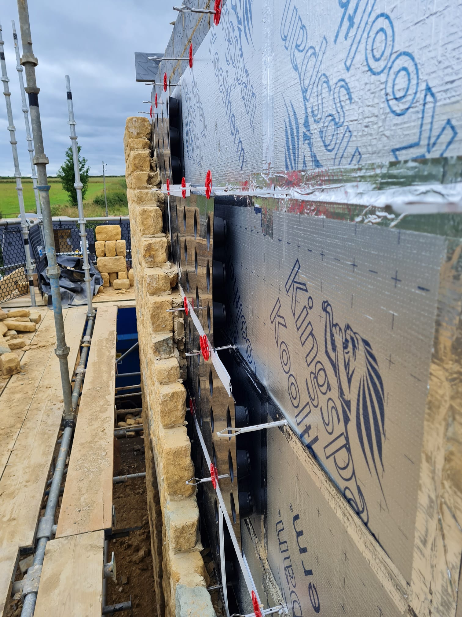 Masonry construction, against the SureCav BBA approved, cavity spacer, rainscreen system used with a partial fill insulation cavity.